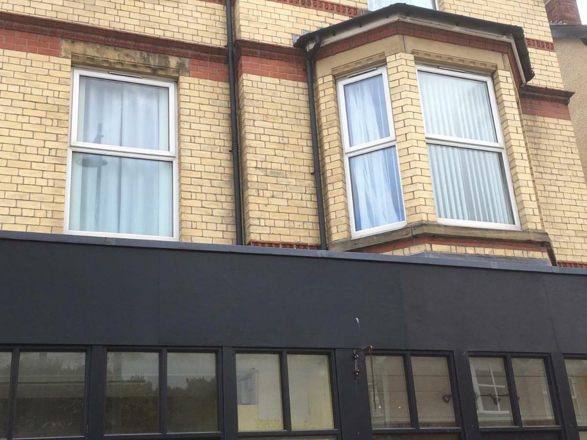 Flat 2 Opposite Travel Lodge Colwyn Bay Extérieur photo