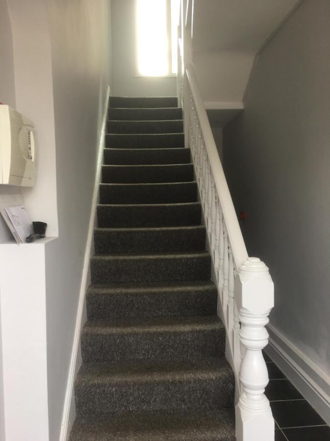 Flat 2 Opposite Travel Lodge Colwyn Bay Extérieur photo