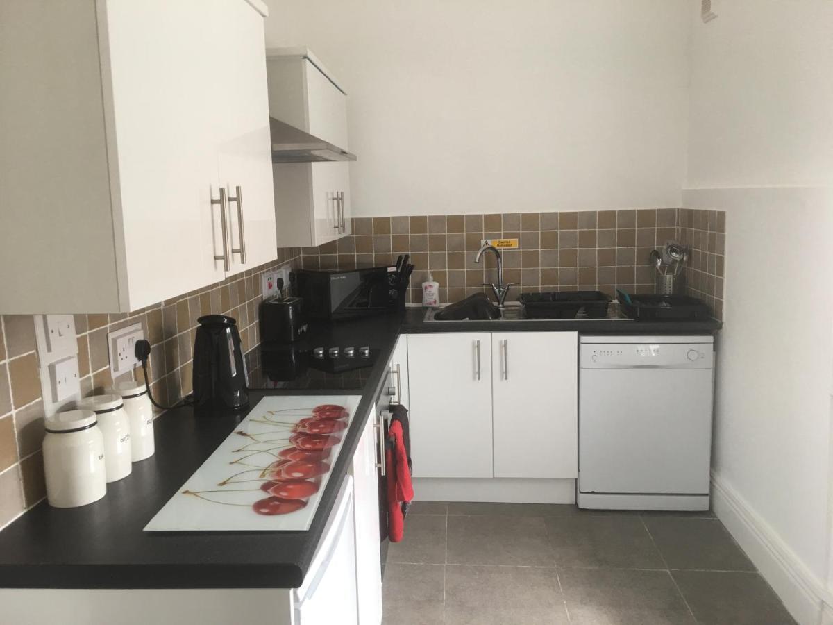 Flat 2 Opposite Travel Lodge Colwyn Bay Extérieur photo