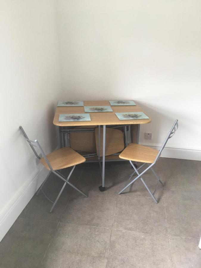 Flat 2 Opposite Travel Lodge Colwyn Bay Extérieur photo