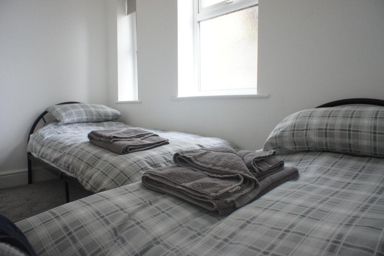 Flat 2 Opposite Travel Lodge Colwyn Bay Extérieur photo